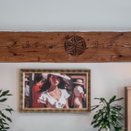 ברטיסלאבה Luxurious And Royal Apartment In The Old Town מראה חיצוני תמונה