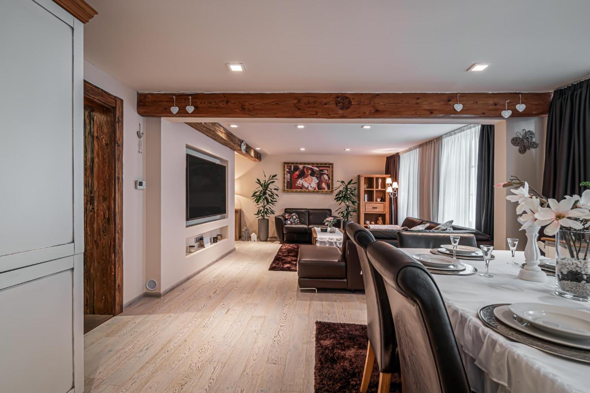 ברטיסלאבה Luxurious And Royal Apartment In The Old Town מראה חיצוני תמונה