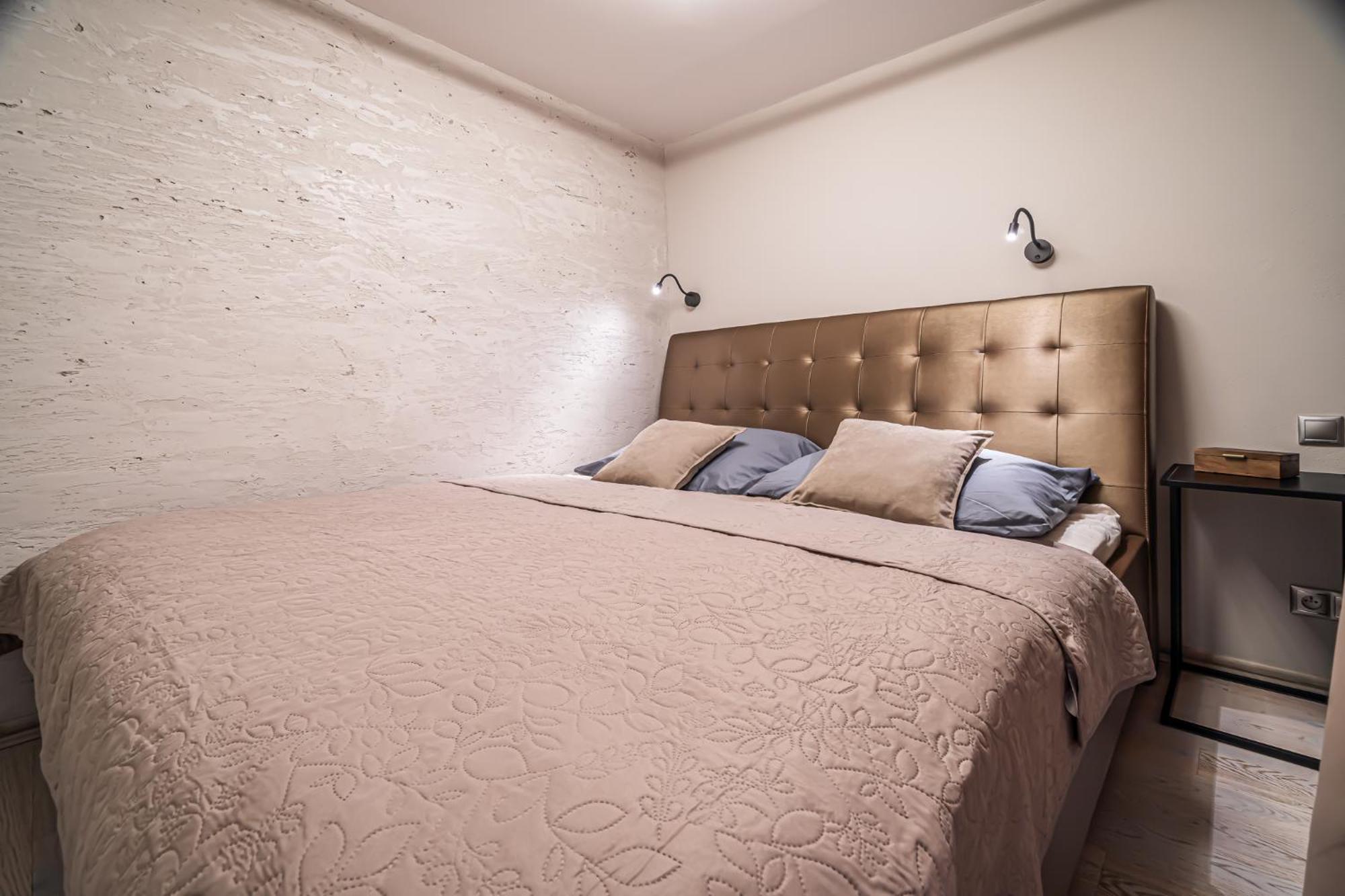 ברטיסלאבה Luxurious And Royal Apartment In The Old Town מראה חיצוני תמונה